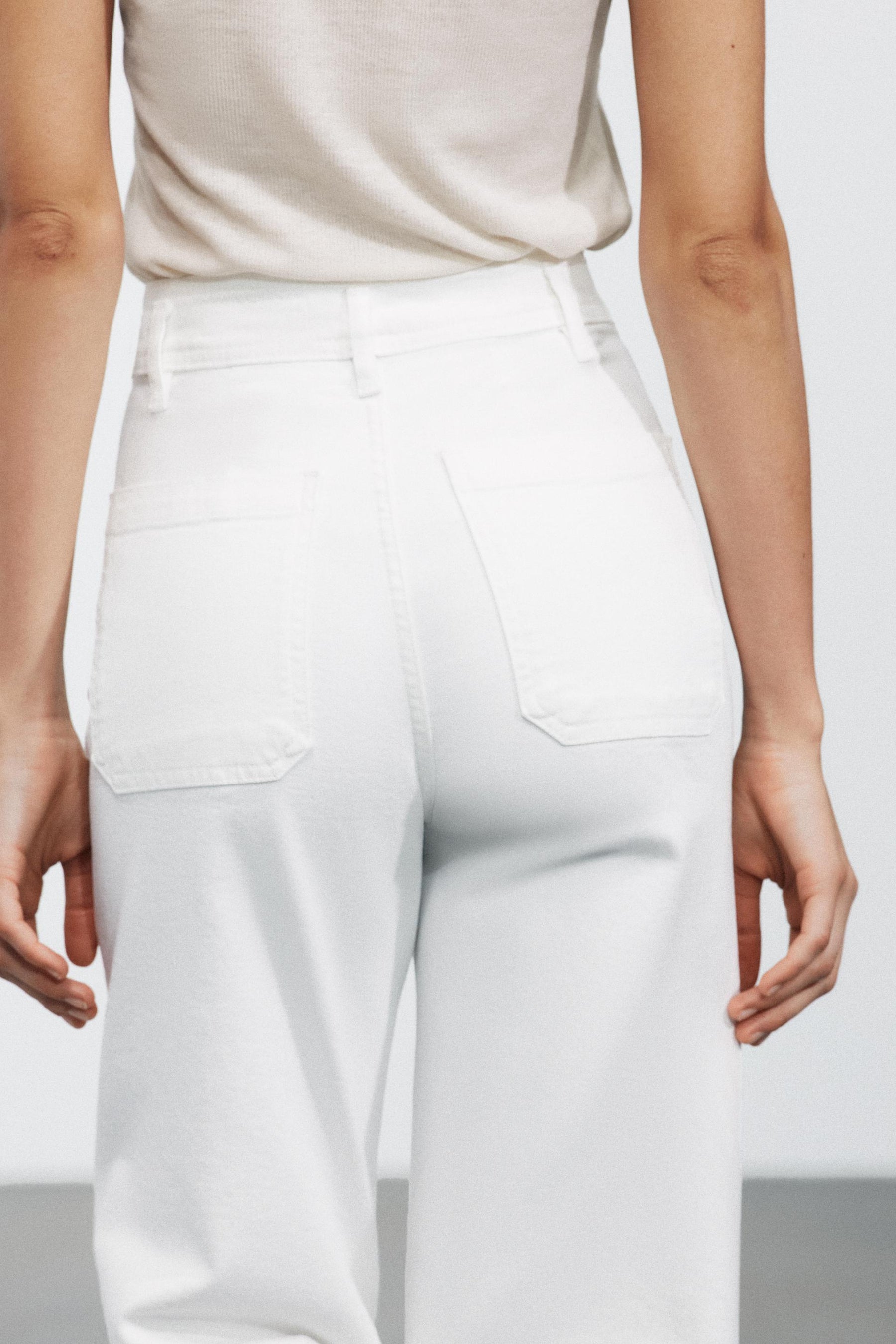 Wide-Leg High-Waist Jeans