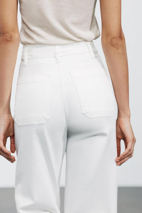 Wide-Leg High-Waist Jeans