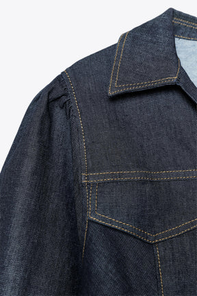 Figurbetonte Jeans mit Puffärmeln