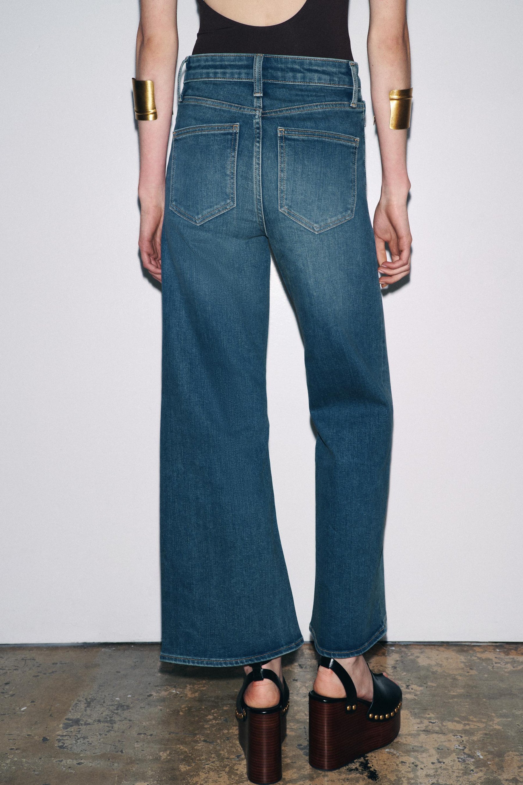 Wide-Leg High-Waist Jeans