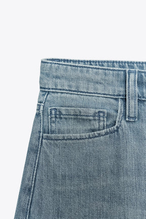 Wide-leg high-waist jeans