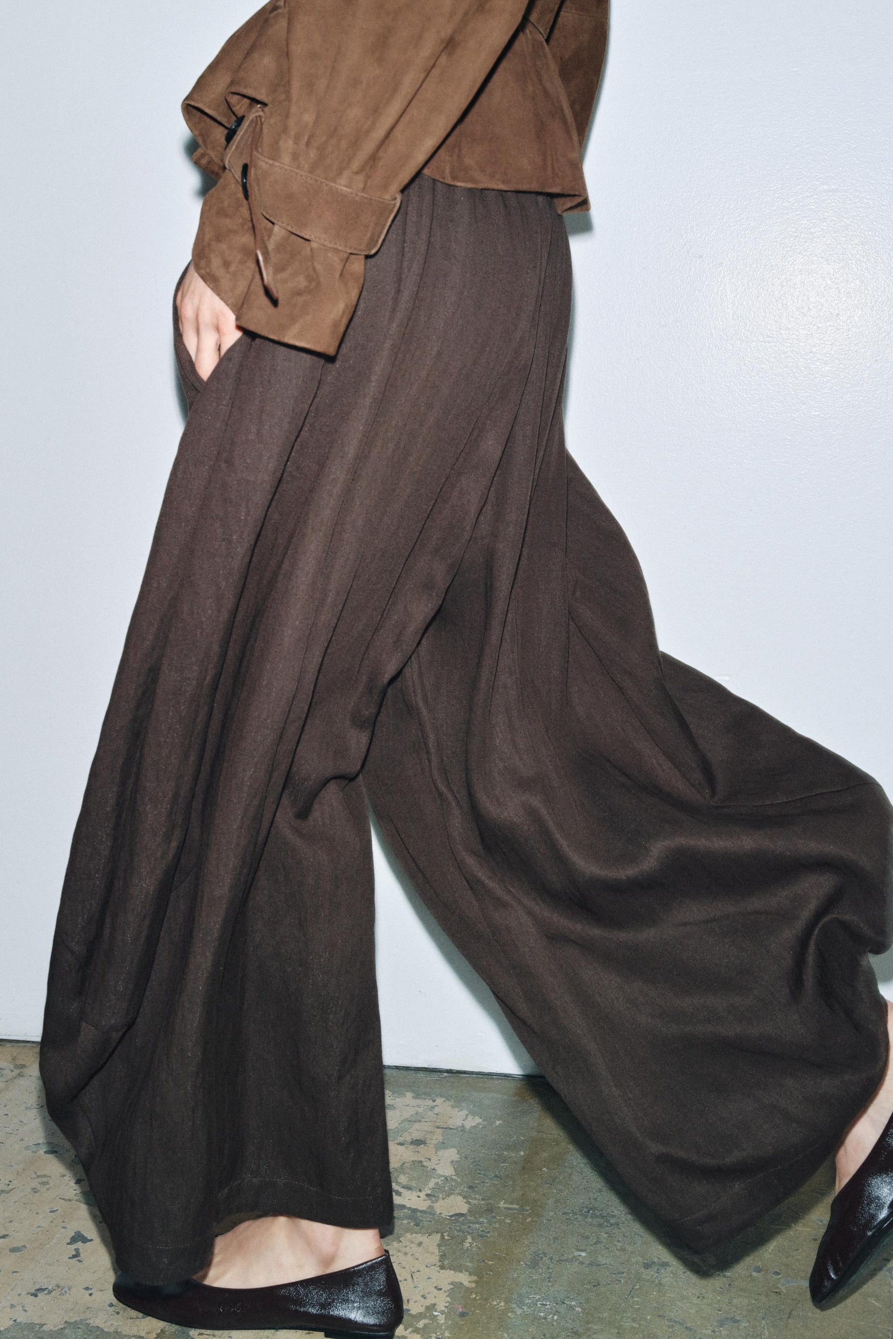 TEXTURED WIDE-LEG TROUSERS