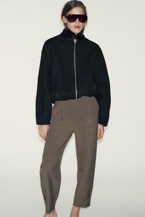 PLEATED CARROT TROUSERS