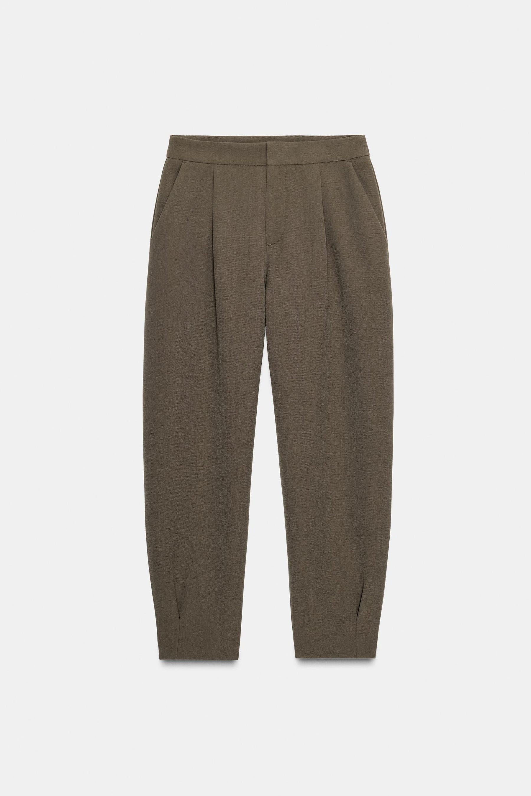 PLEATED CARROT TROUSERS