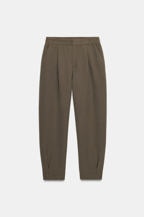 PLEATED CARROT TROUSERS