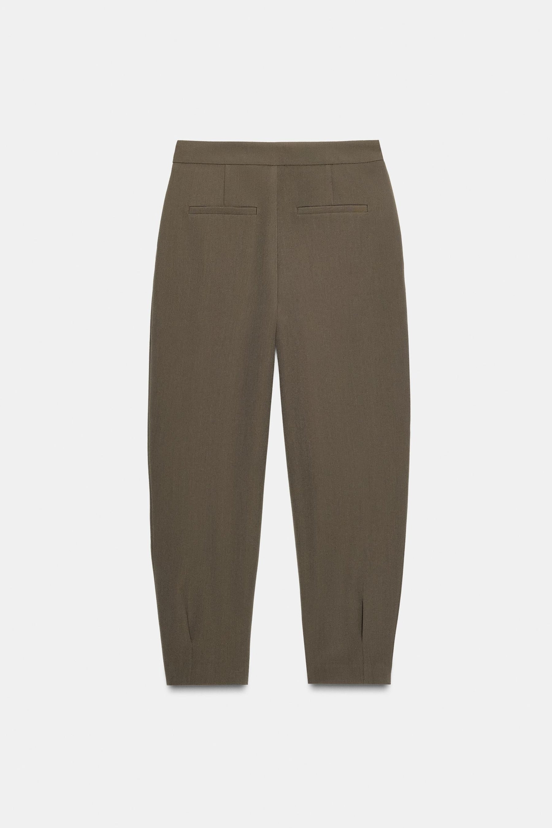 PLEATED CARROT TROUSERS