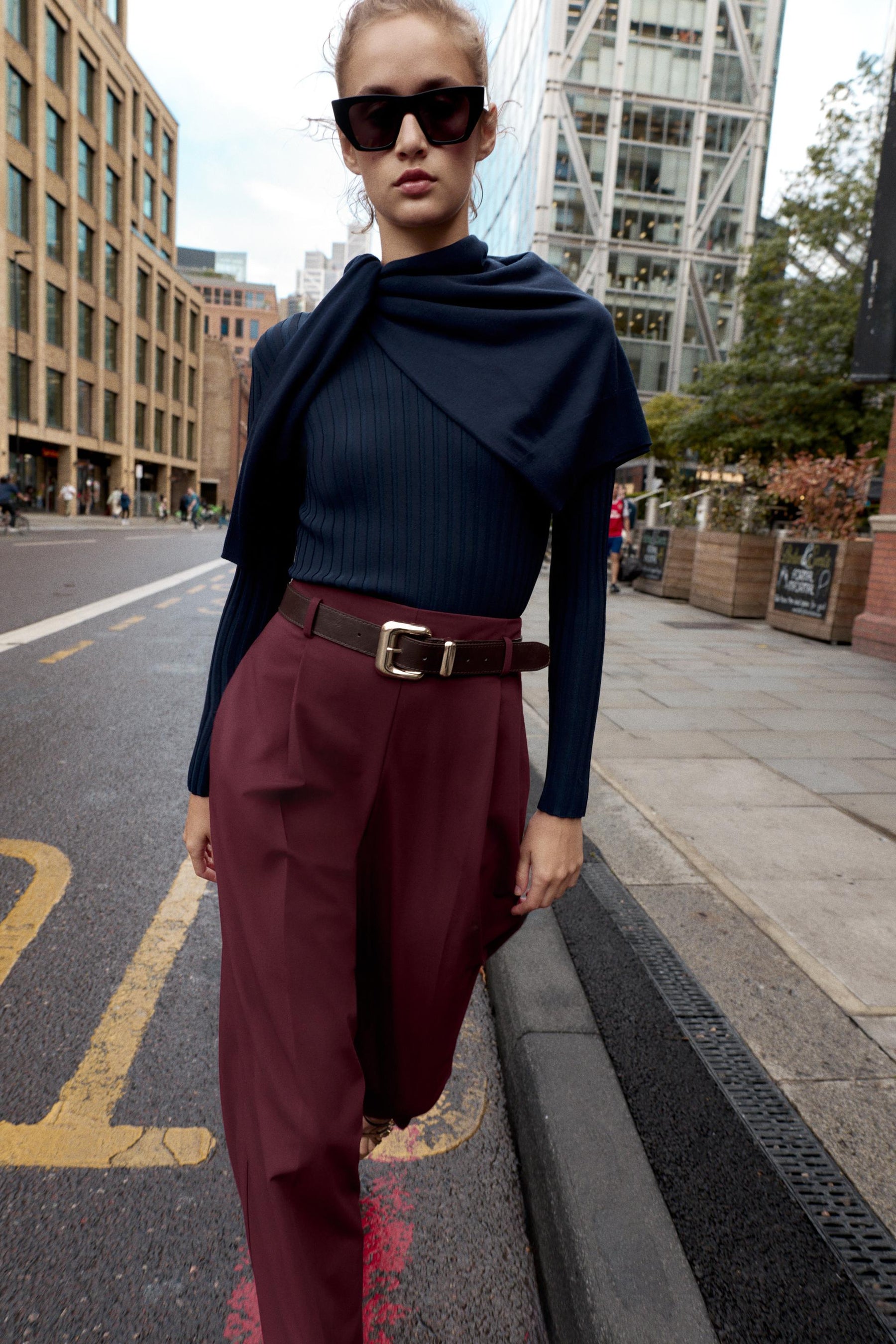 Trousers with belt