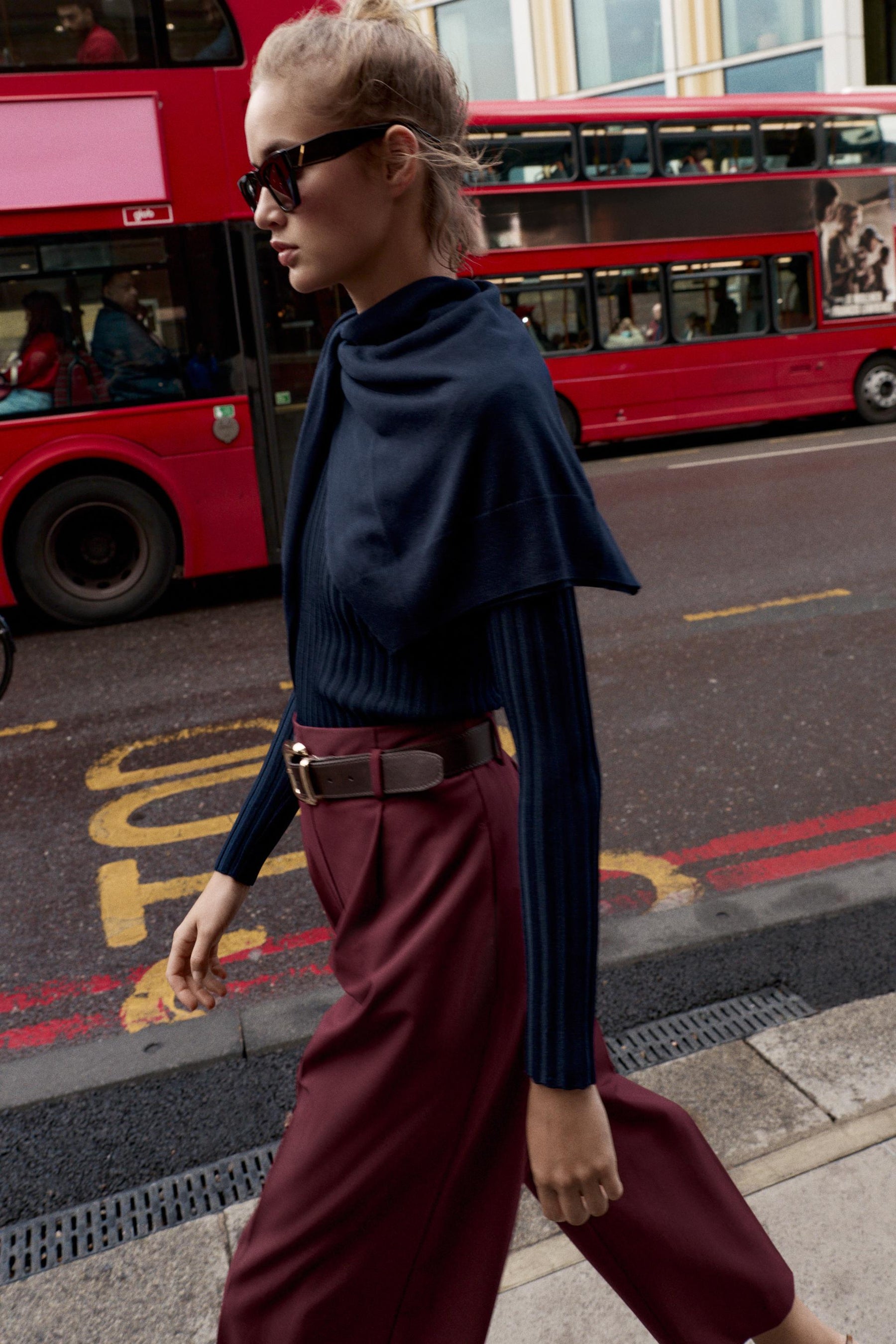 Trousers with belt