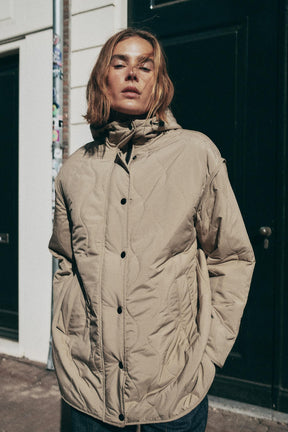 Water-repellent quilted jacket