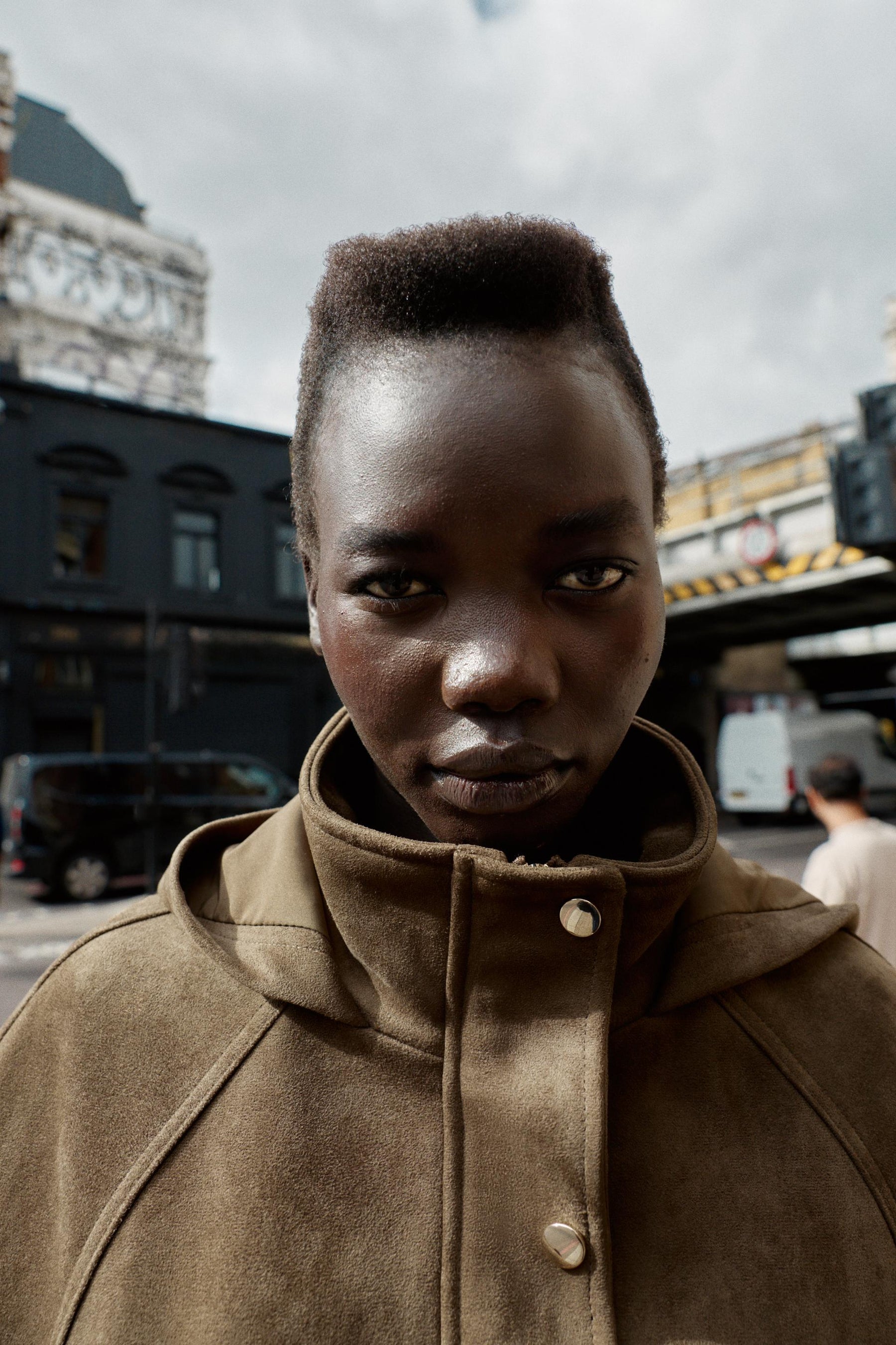 Kapuzenjacke in Wildlederoptik