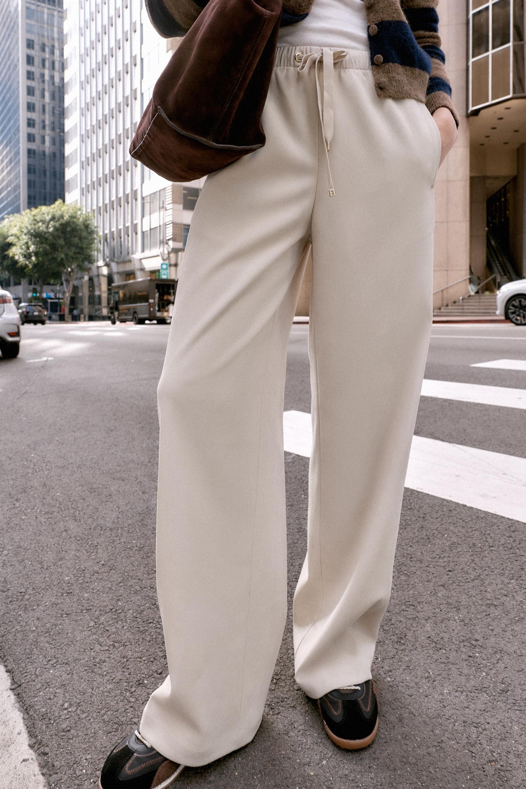 Wide-Leg Elastic Waistband Trousers