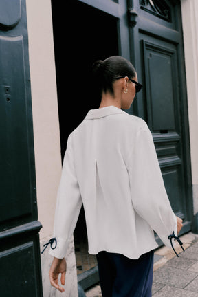 Shirt with contrast trims
