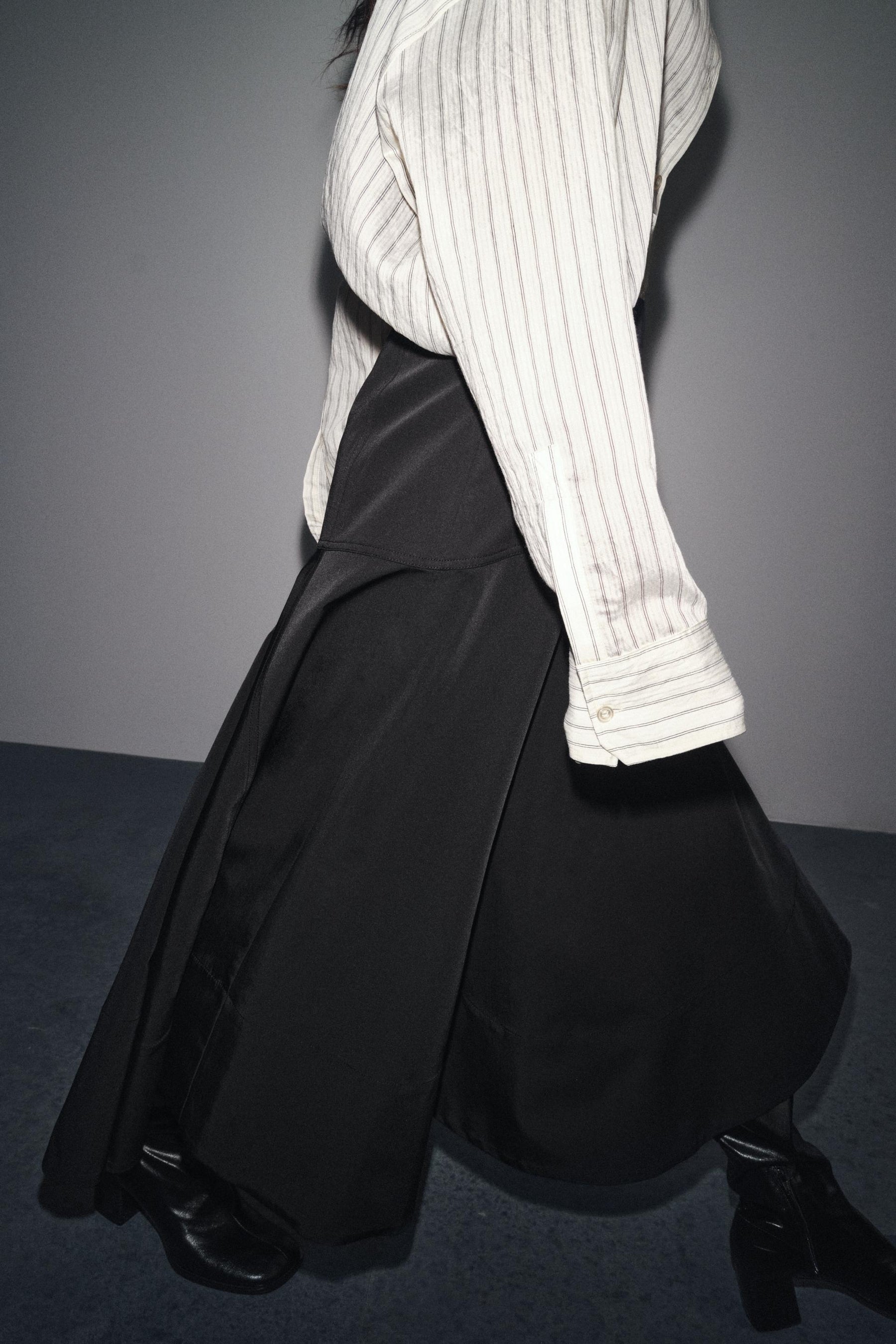 FLARED BELT SKIRT