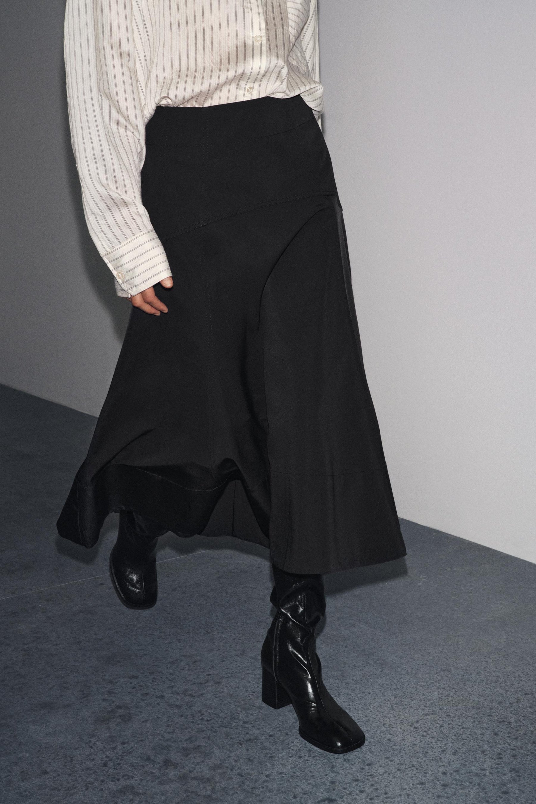 FLARED BELT SKIRT
