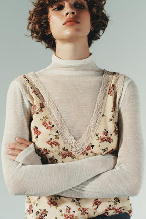 FLORAL LACE TOP