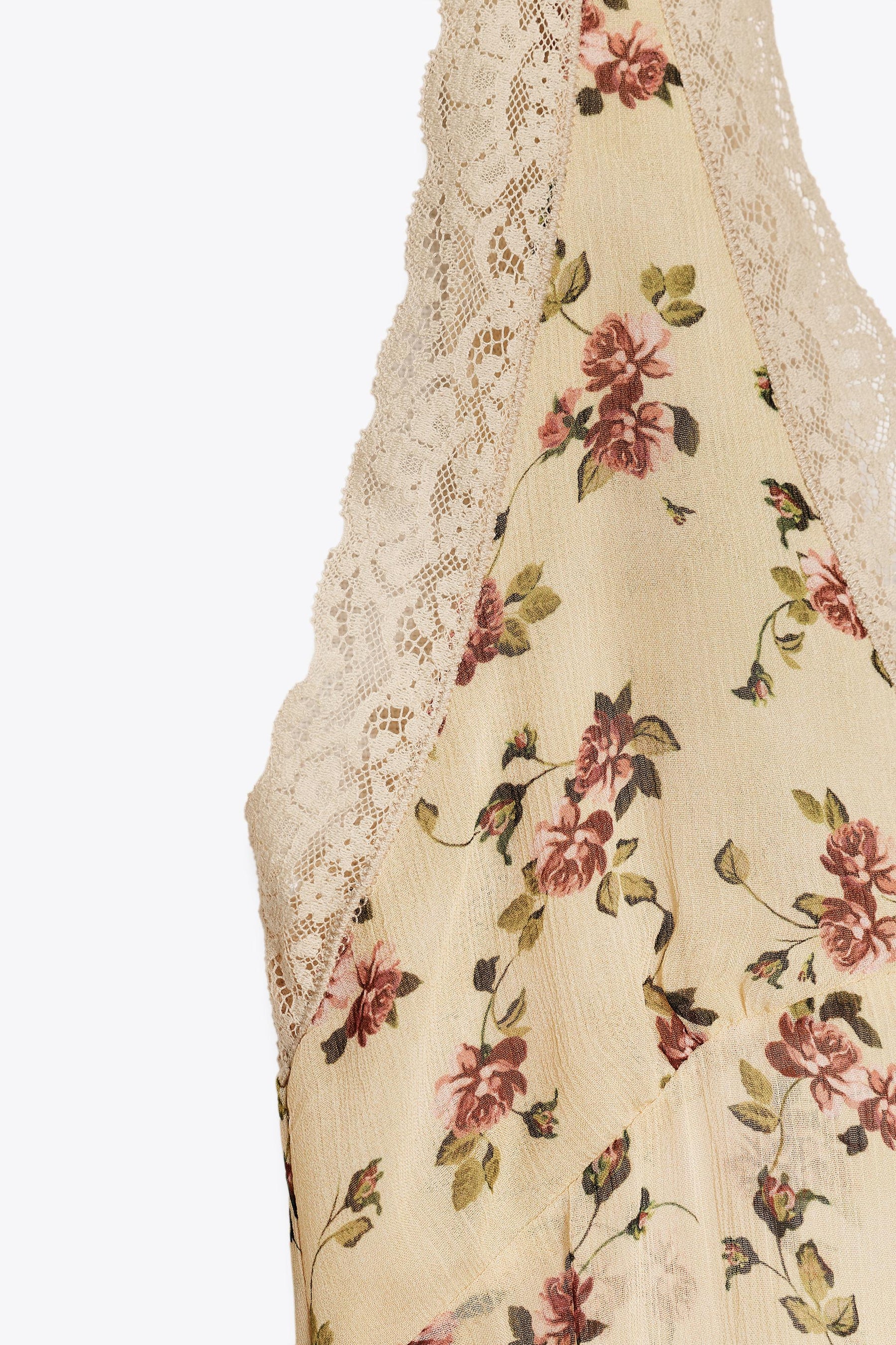 FLORAL LACE TOP