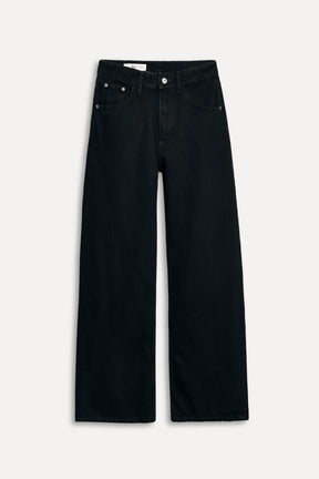 HIGH-WAIST CURVED JEANS
