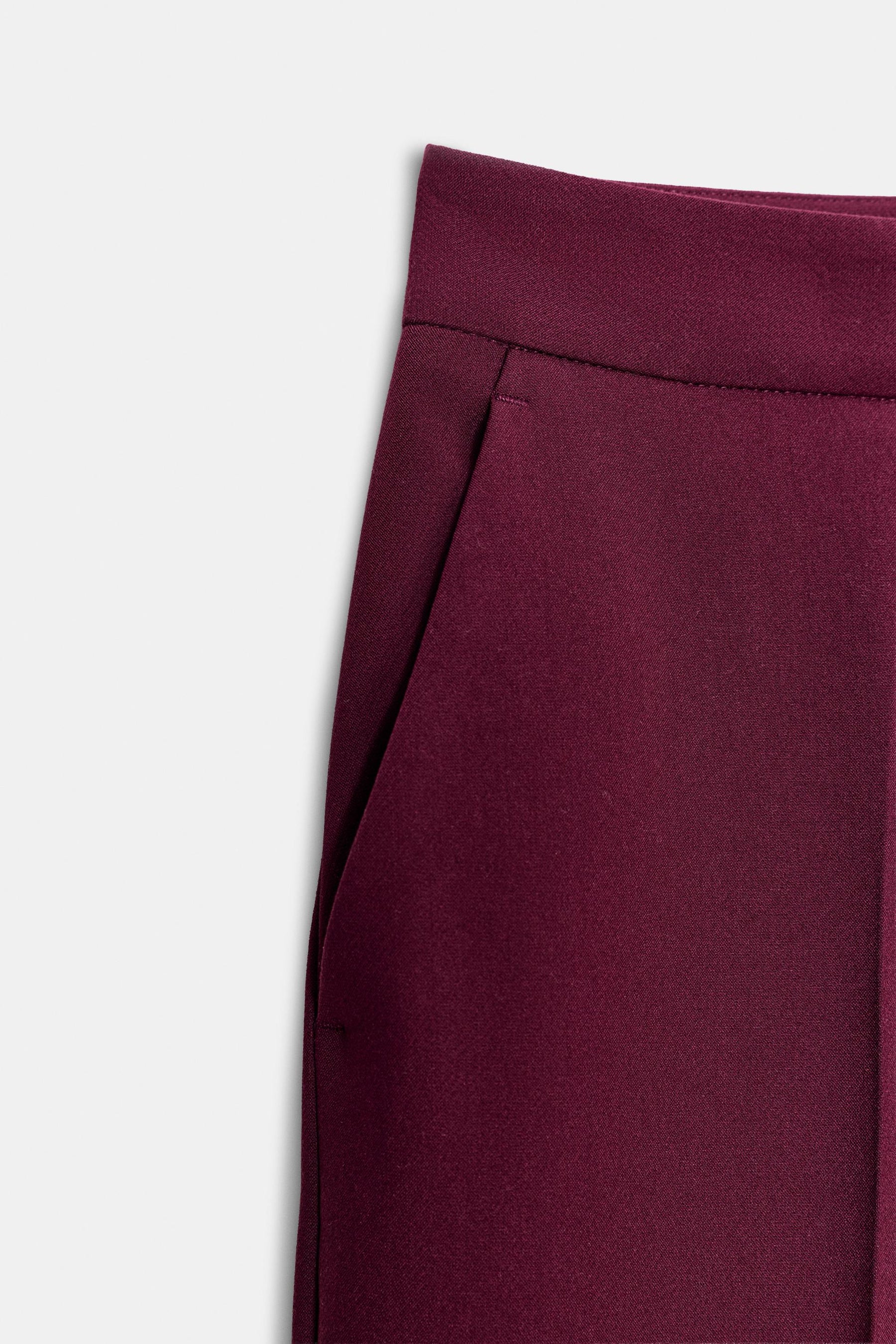 Gerade geschnittene, hochtaillierte Hose