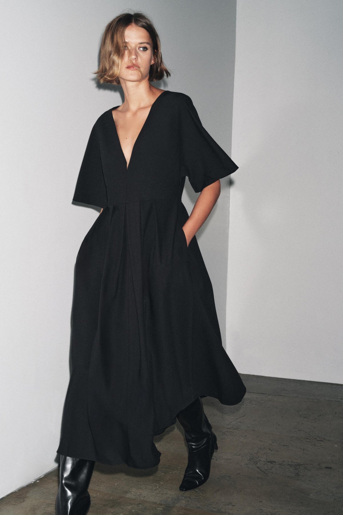 ZW COLLECTION V-NECK MIDI