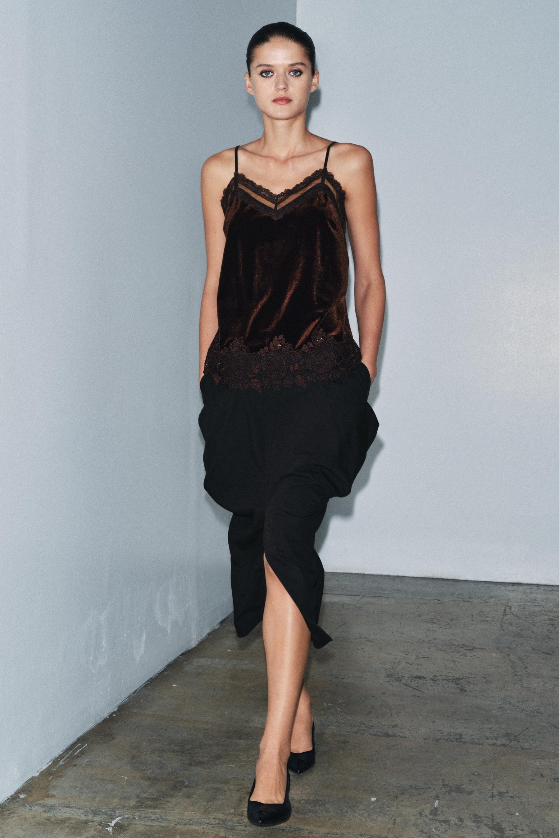 SAMT-SPITZEN-CAMISOLE