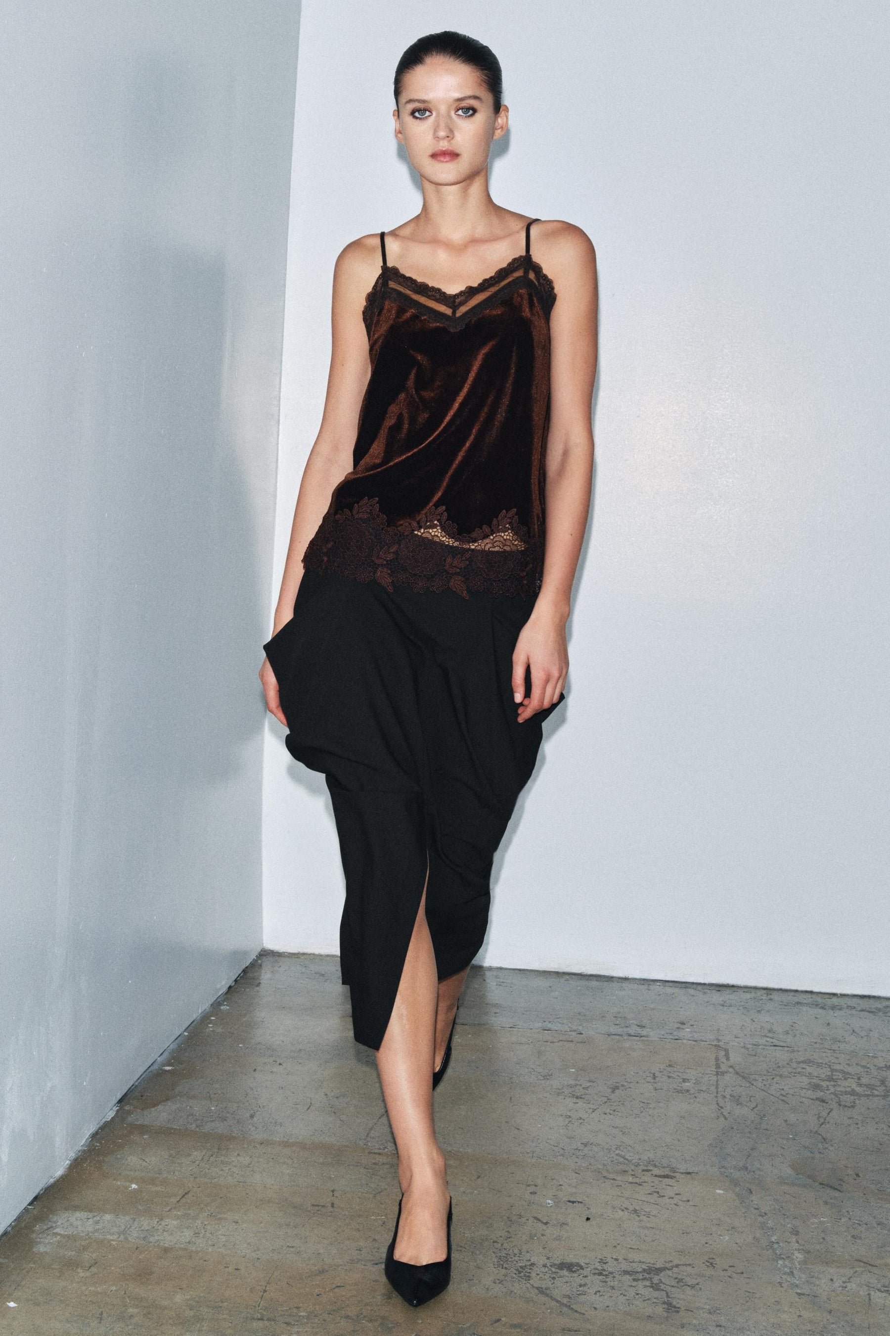 SAMT-SPITZEN-CAMISOLE