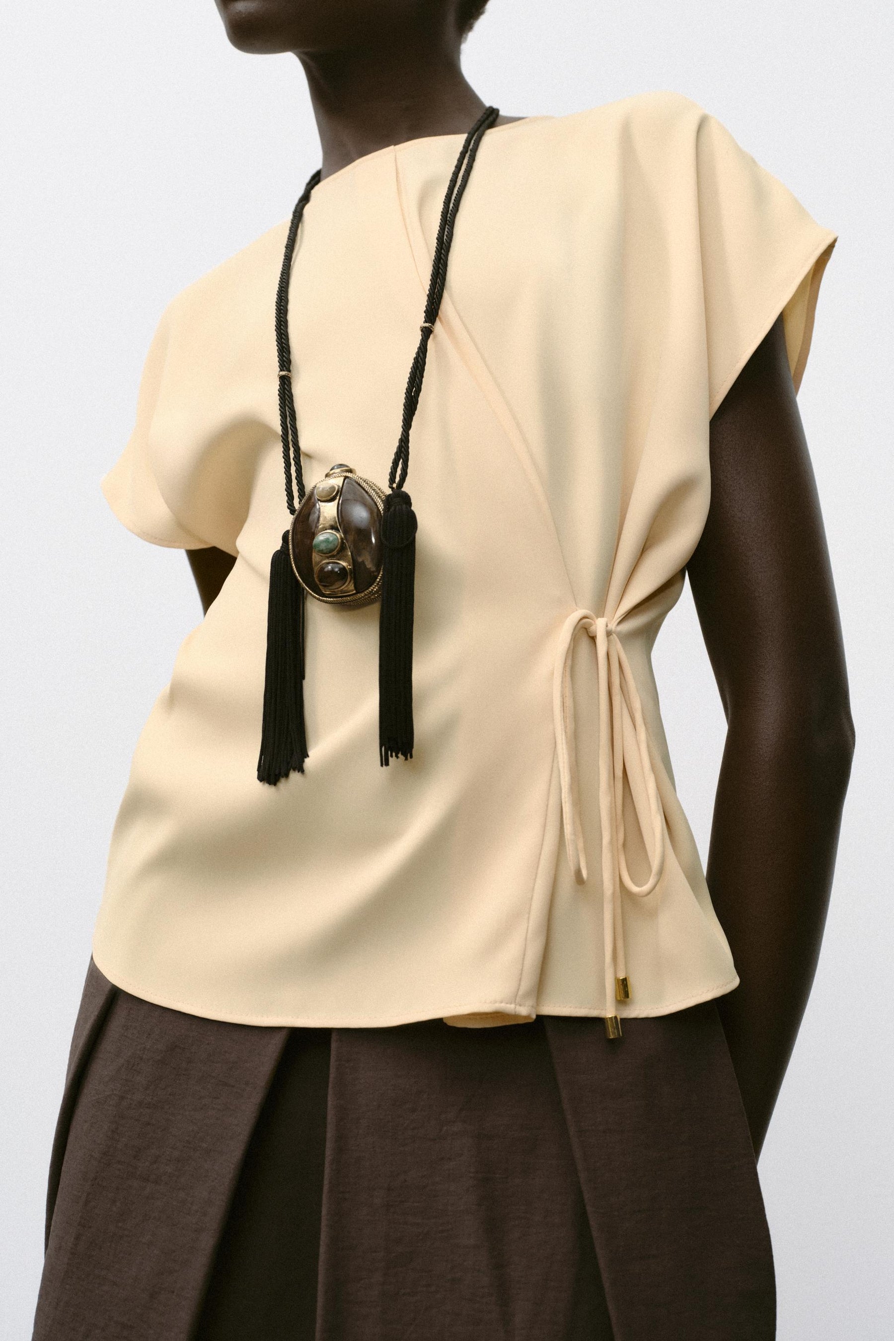 LACE-UP FLOWING TOP