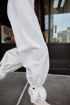 CONTRAST TOPSTITCHING TROUSERS
