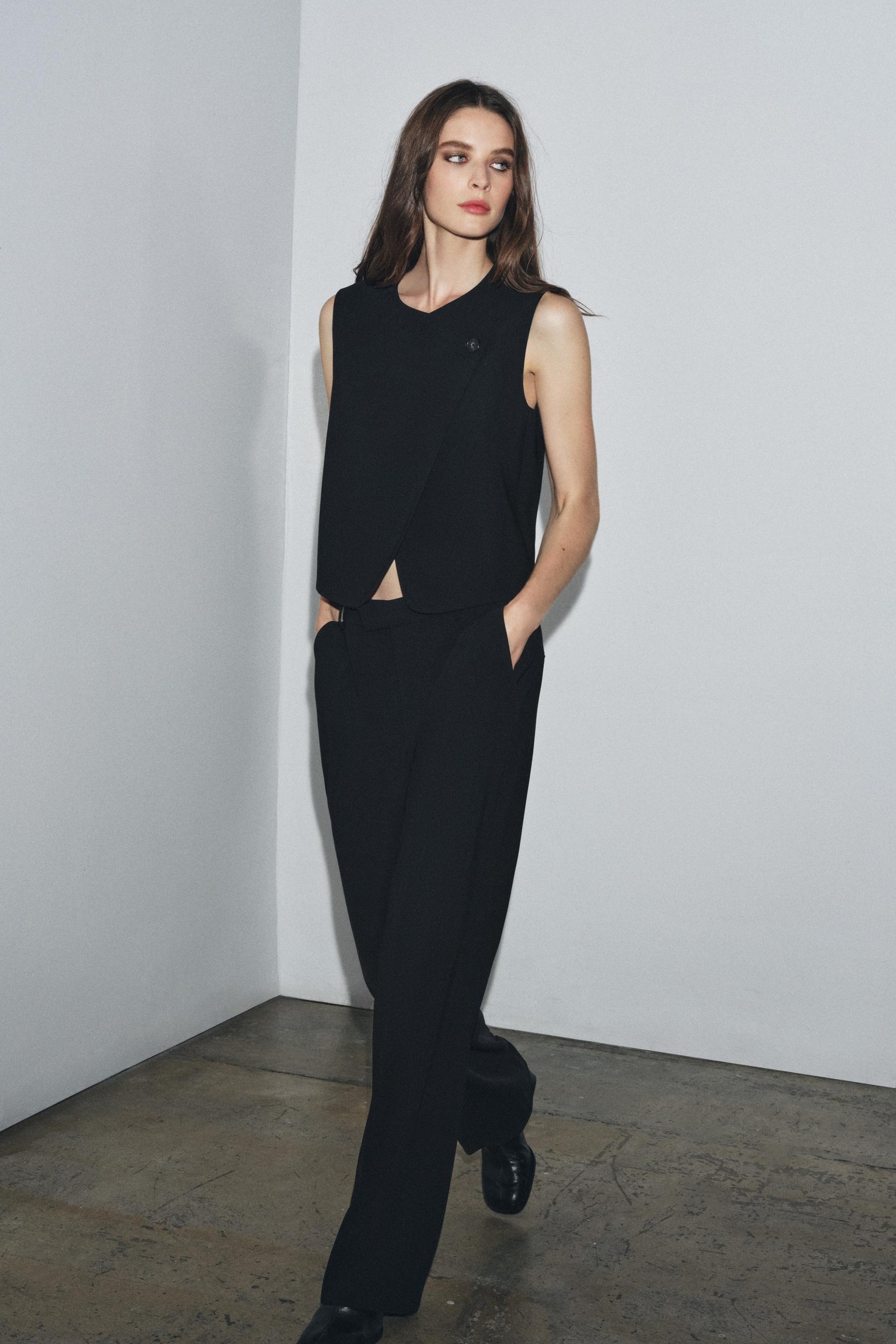 Straight-leg trousers