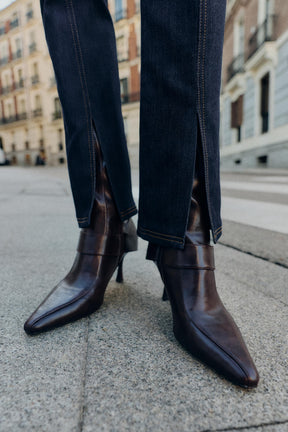 Skinny Mid-Waist Jeans