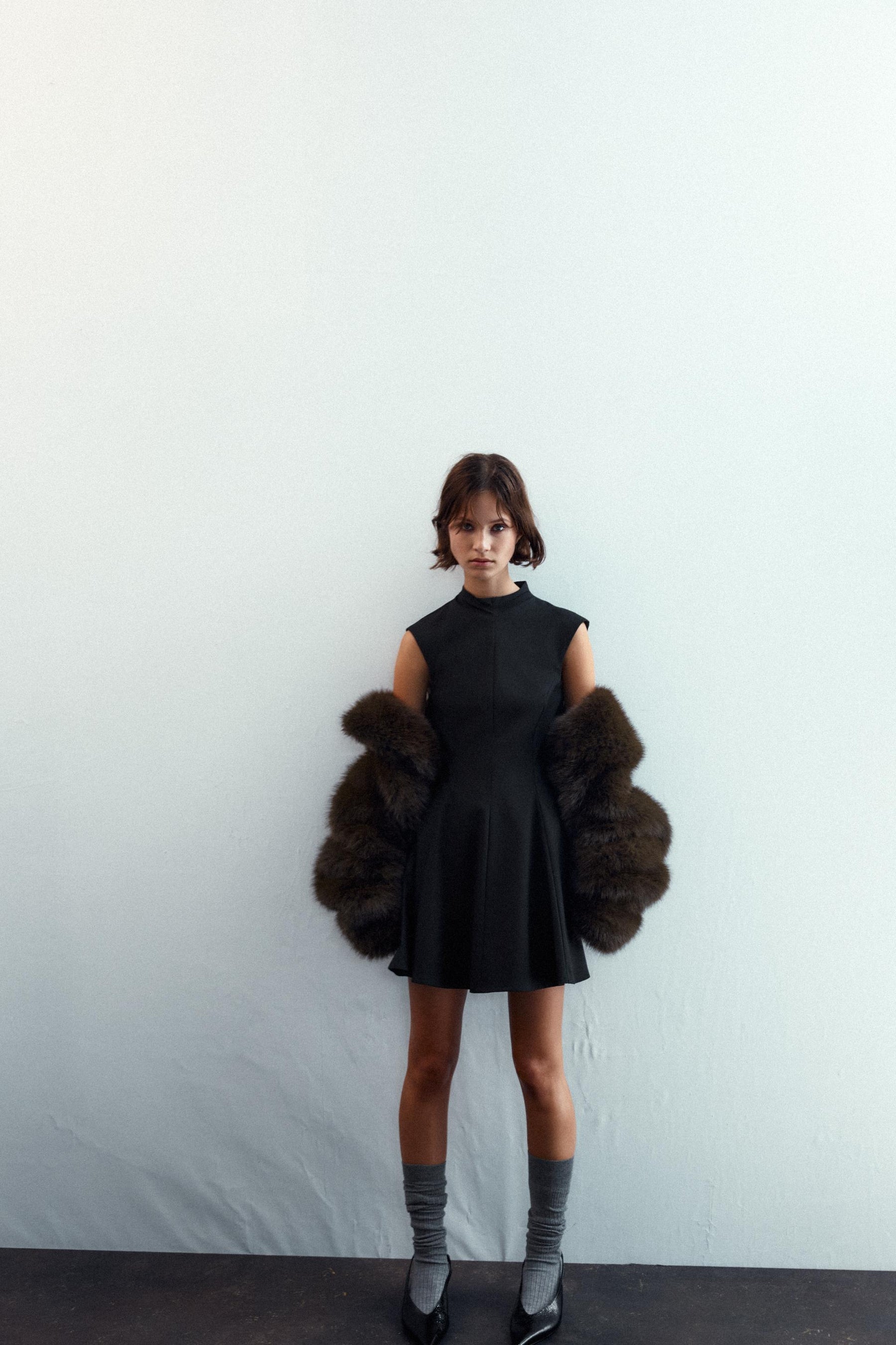 VOLUMINOUS SHORT DRESS - Image 5