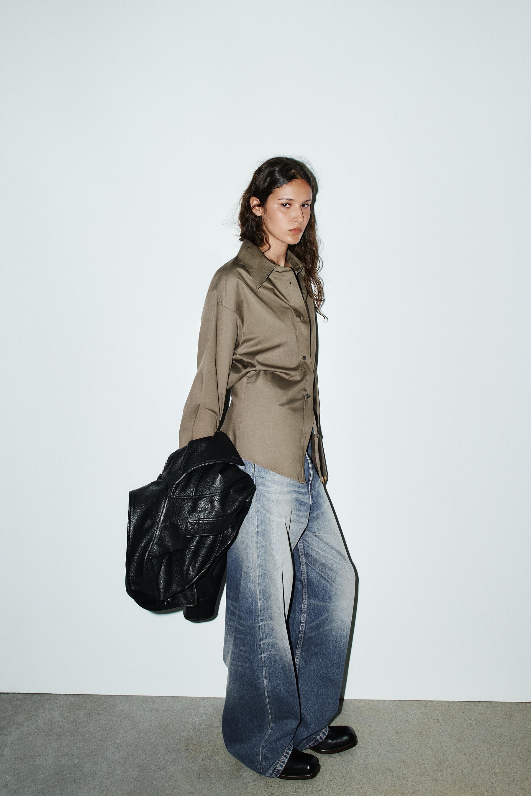 Fitted Hem Shirt