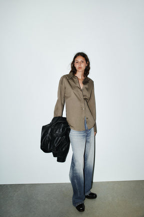 Fitted Hem Shirt