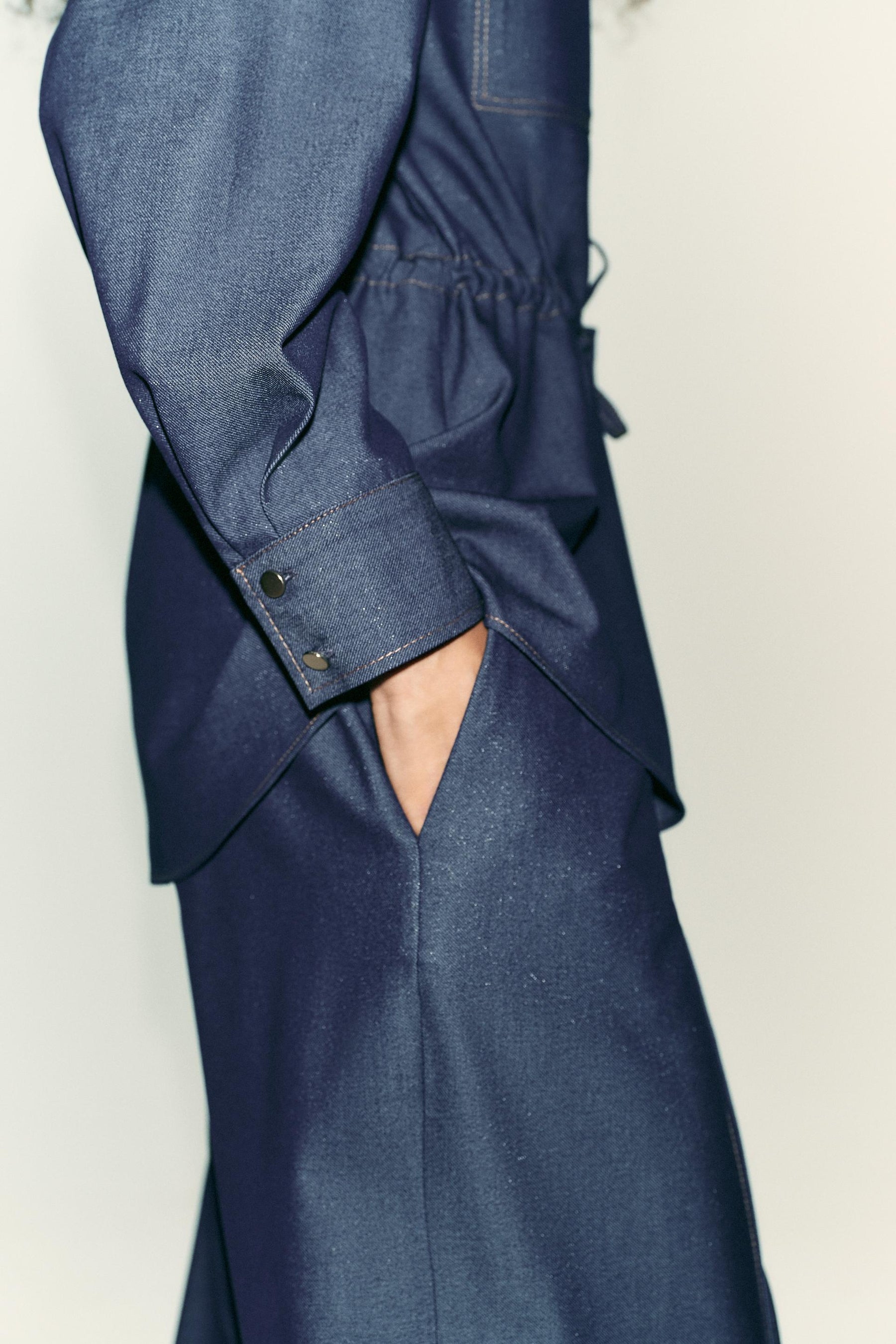Wide-leg Trousers