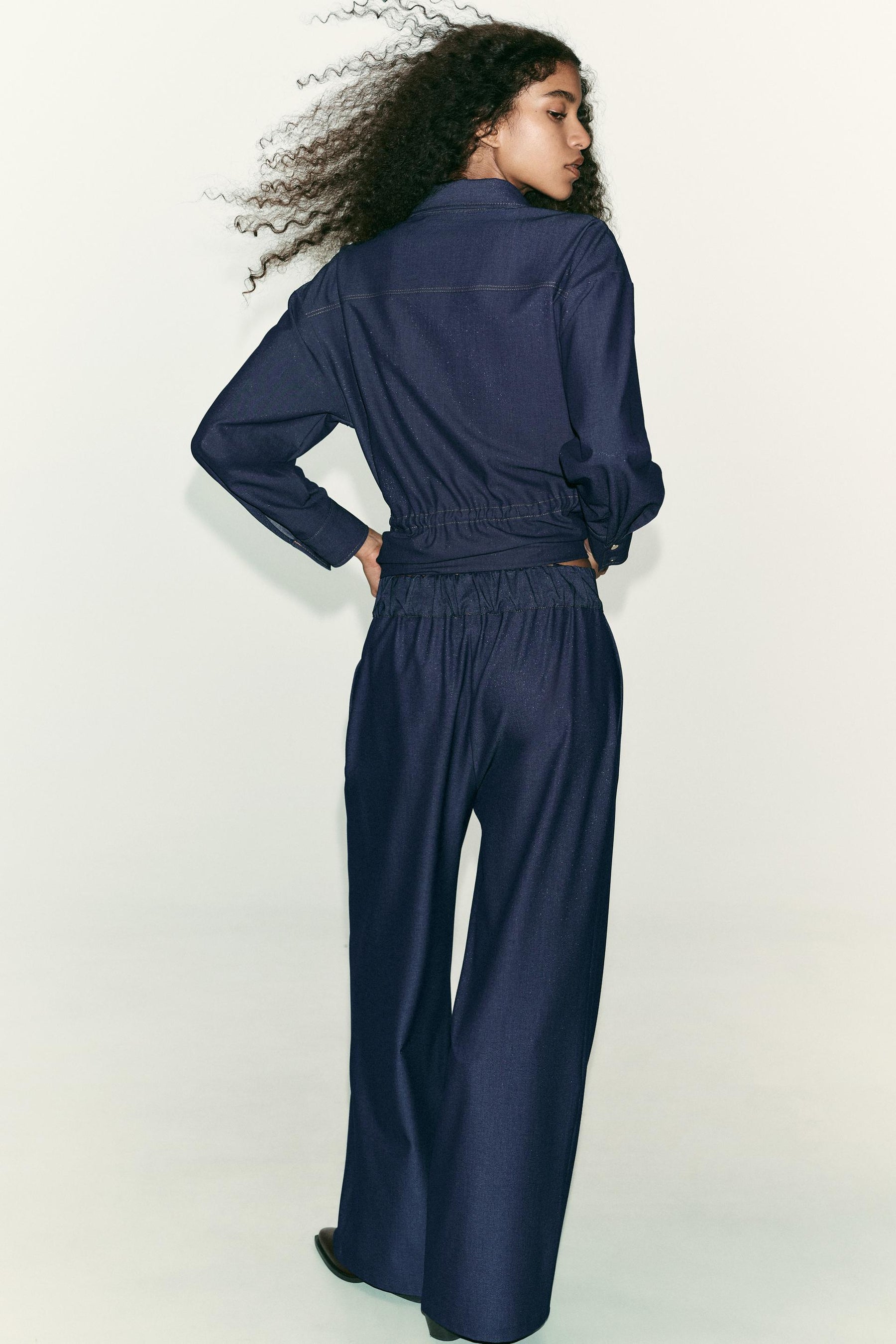 Wide-leg Trousers