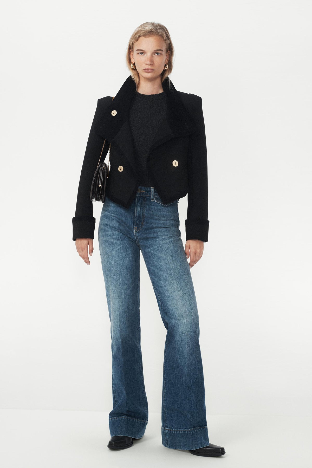 Kurze, geknöpfte Modejacke
