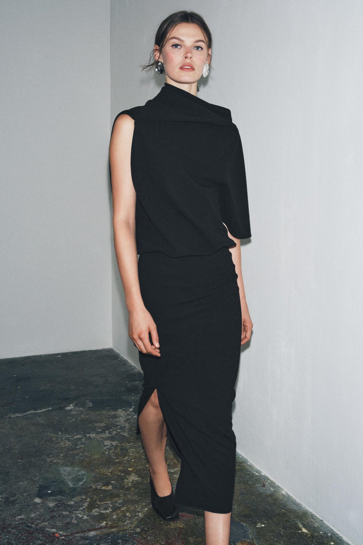 ASYMMETRIC DRESS