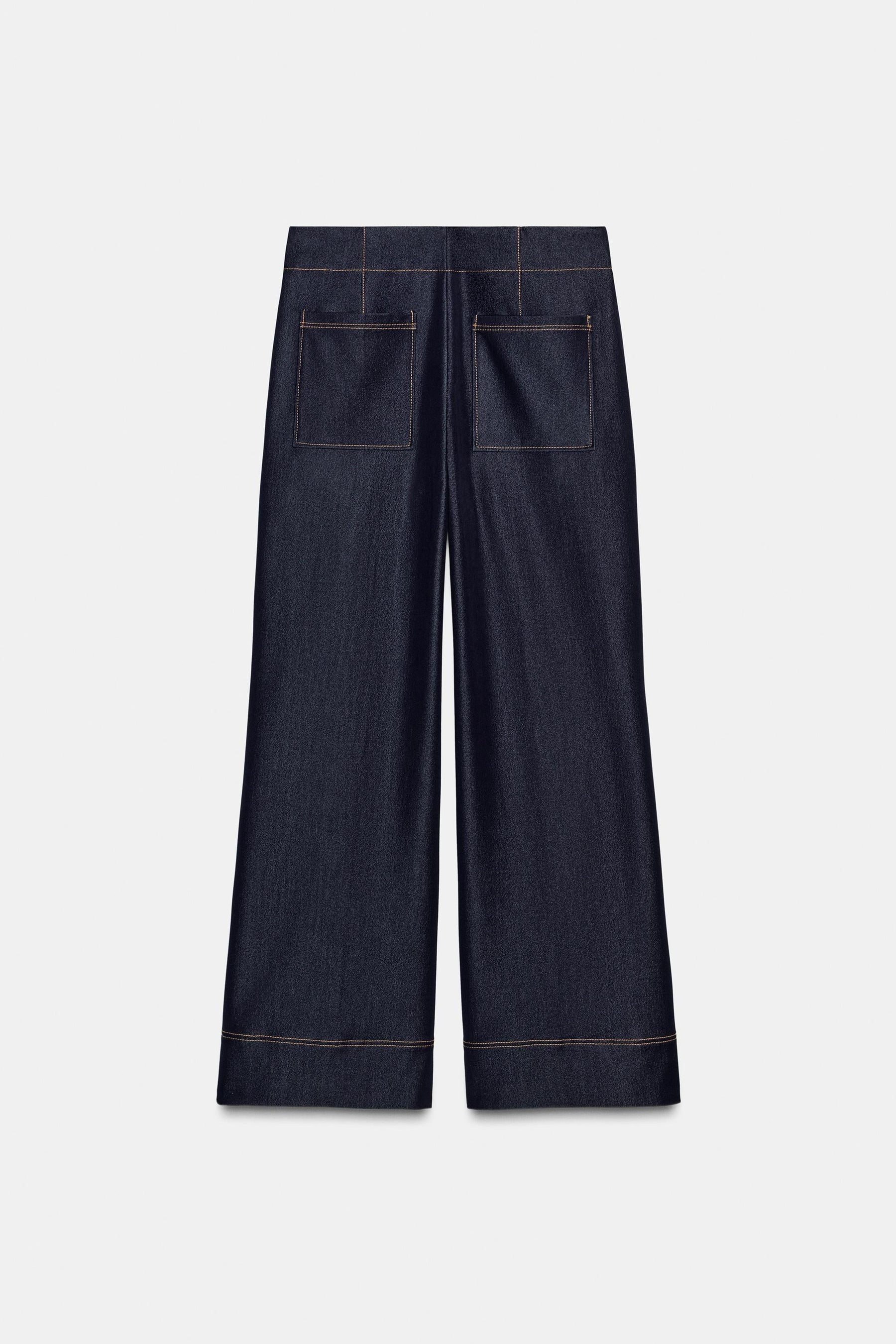 Bootcut-Hose mit kontrastierenden Ziernähten