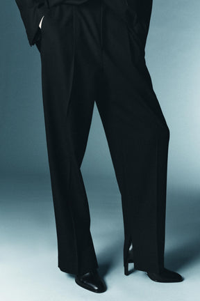 100% WOOL DARTED TROUSERS