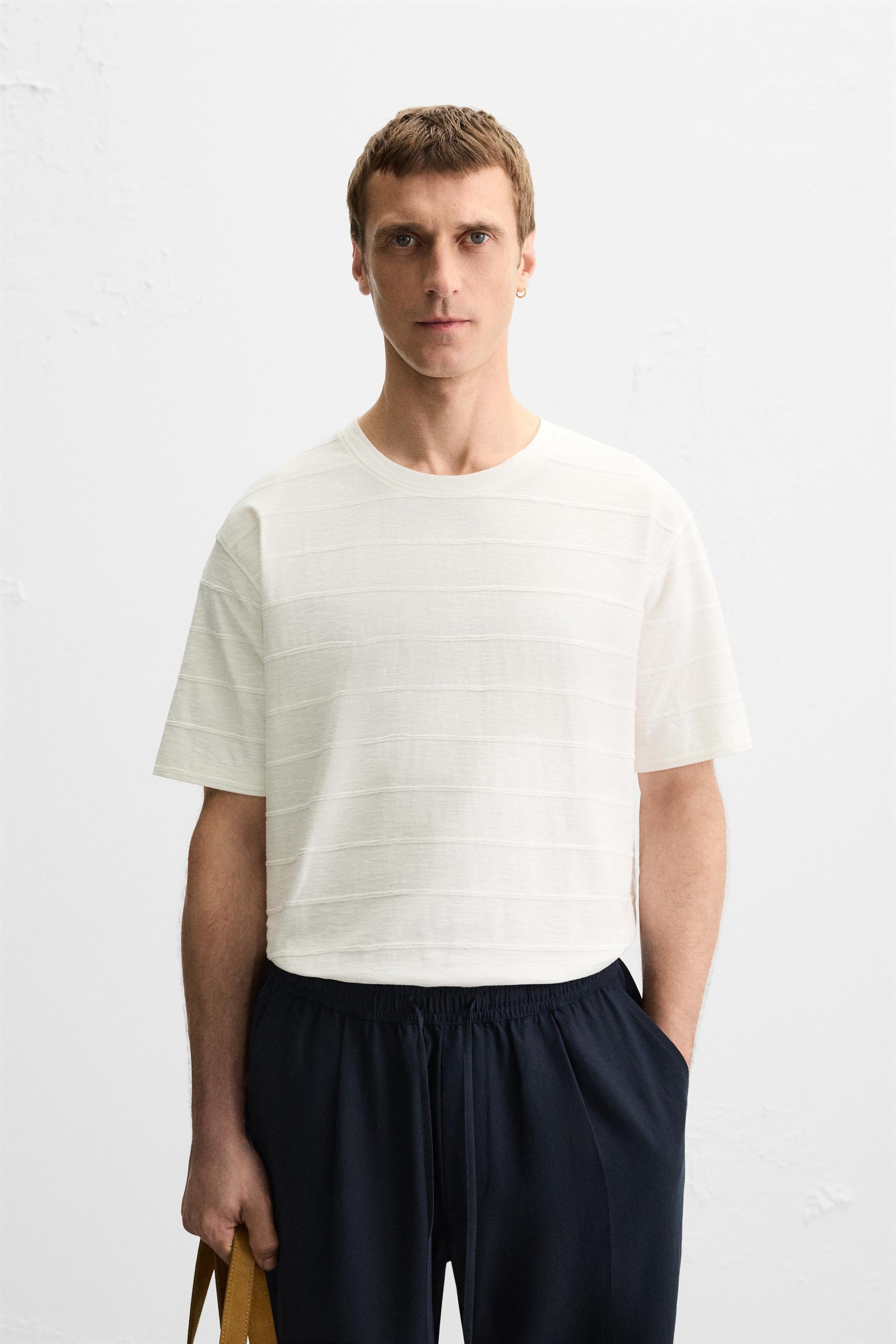 STRIPED IRREGULAR TEXTURE T-SHIRT - Image 2