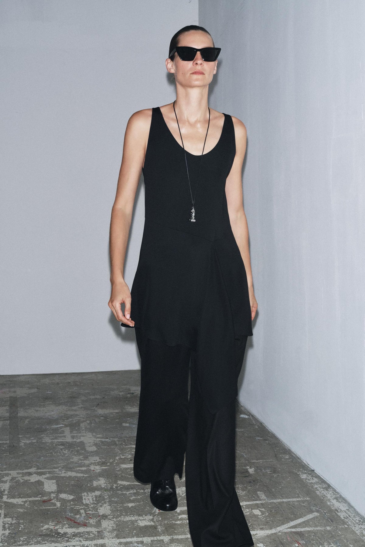 ASYMMETRIC FASHION TOP