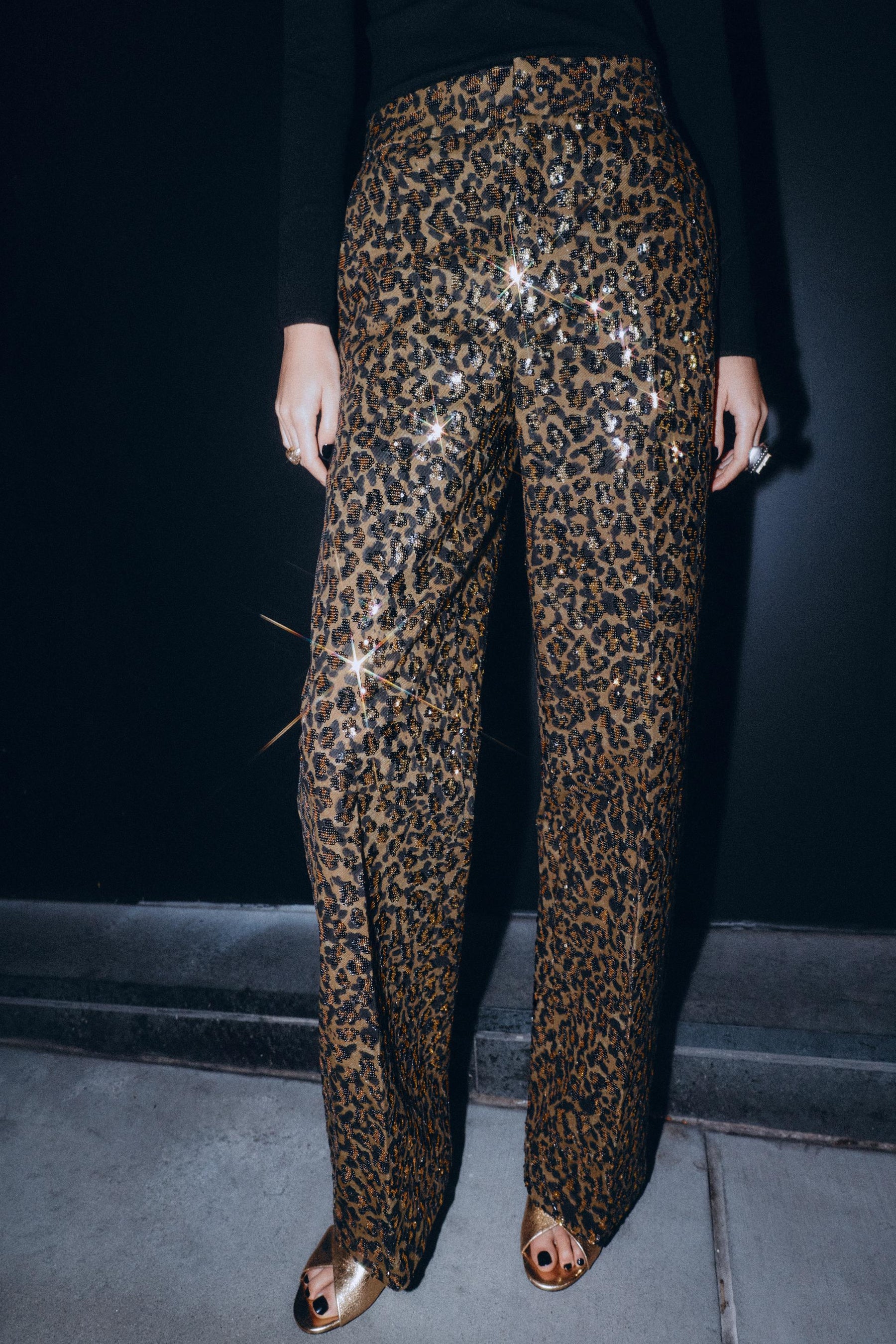 Paillettenbesetzte Hose mit geradem Bein