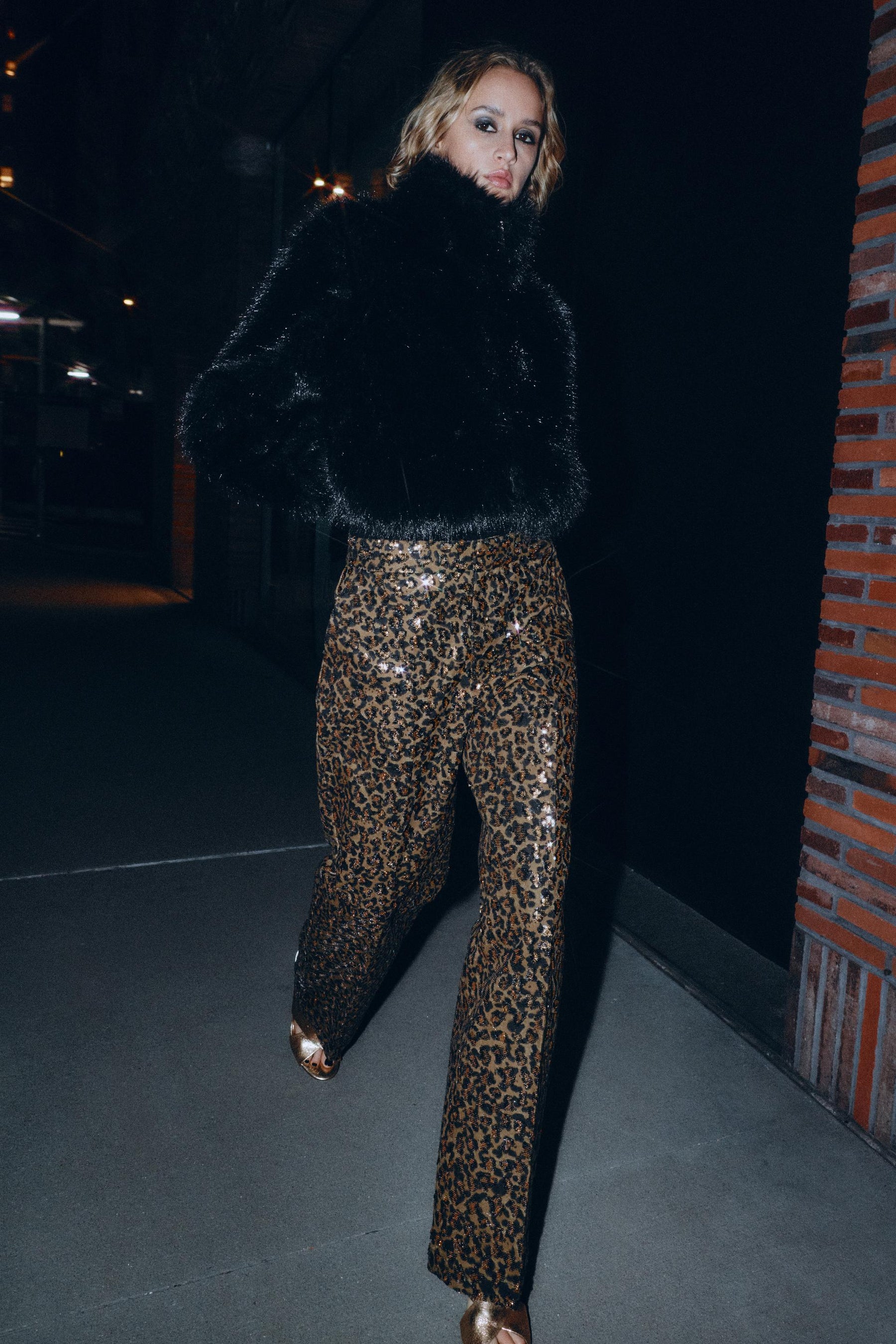 Paillettenbesetzte Hose mit geradem Bein