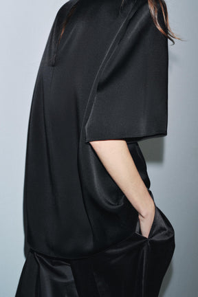 Padded shoulder top