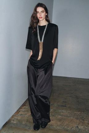 Padded shoulder top