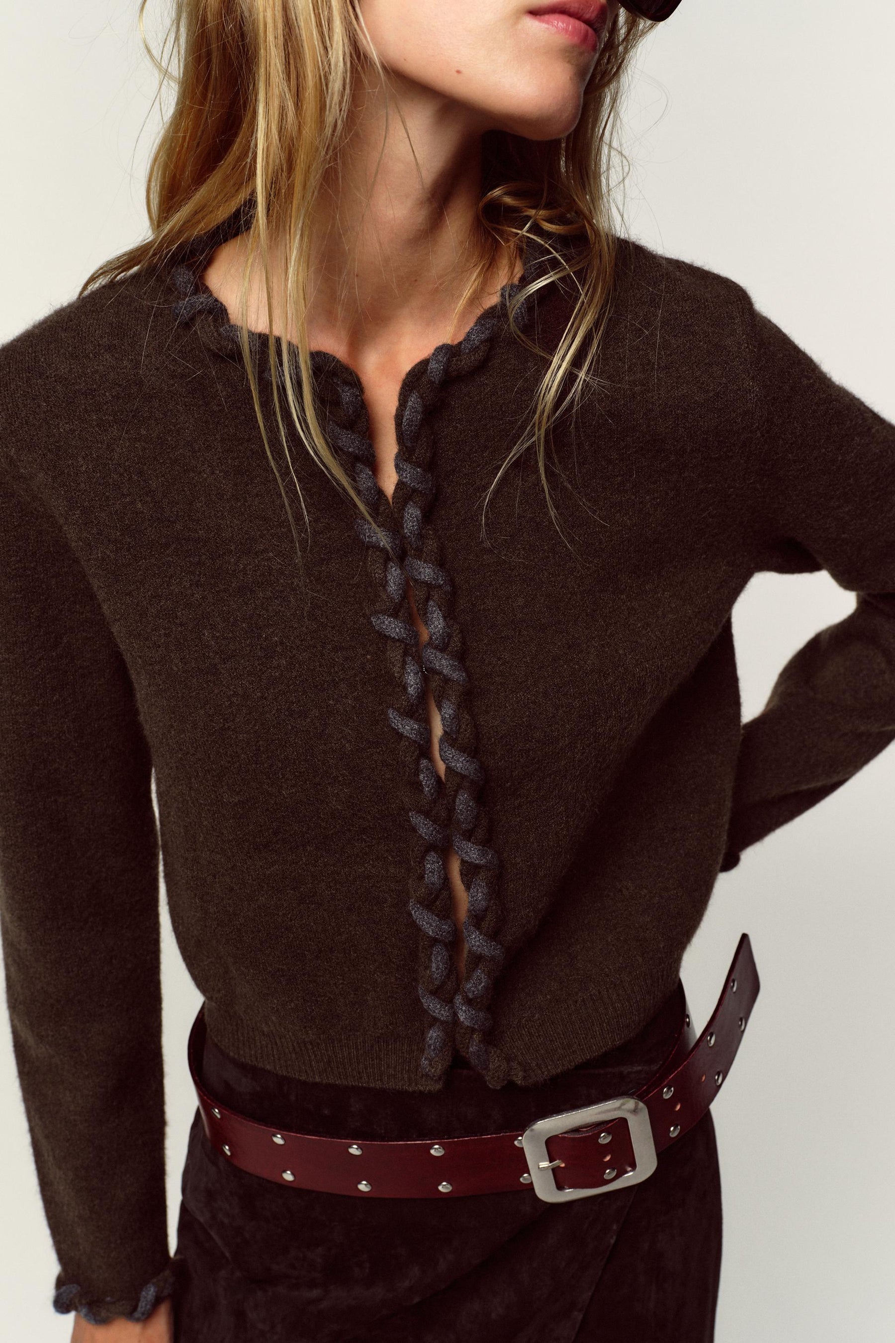 Strickjacke mit eingewebtem Besatz