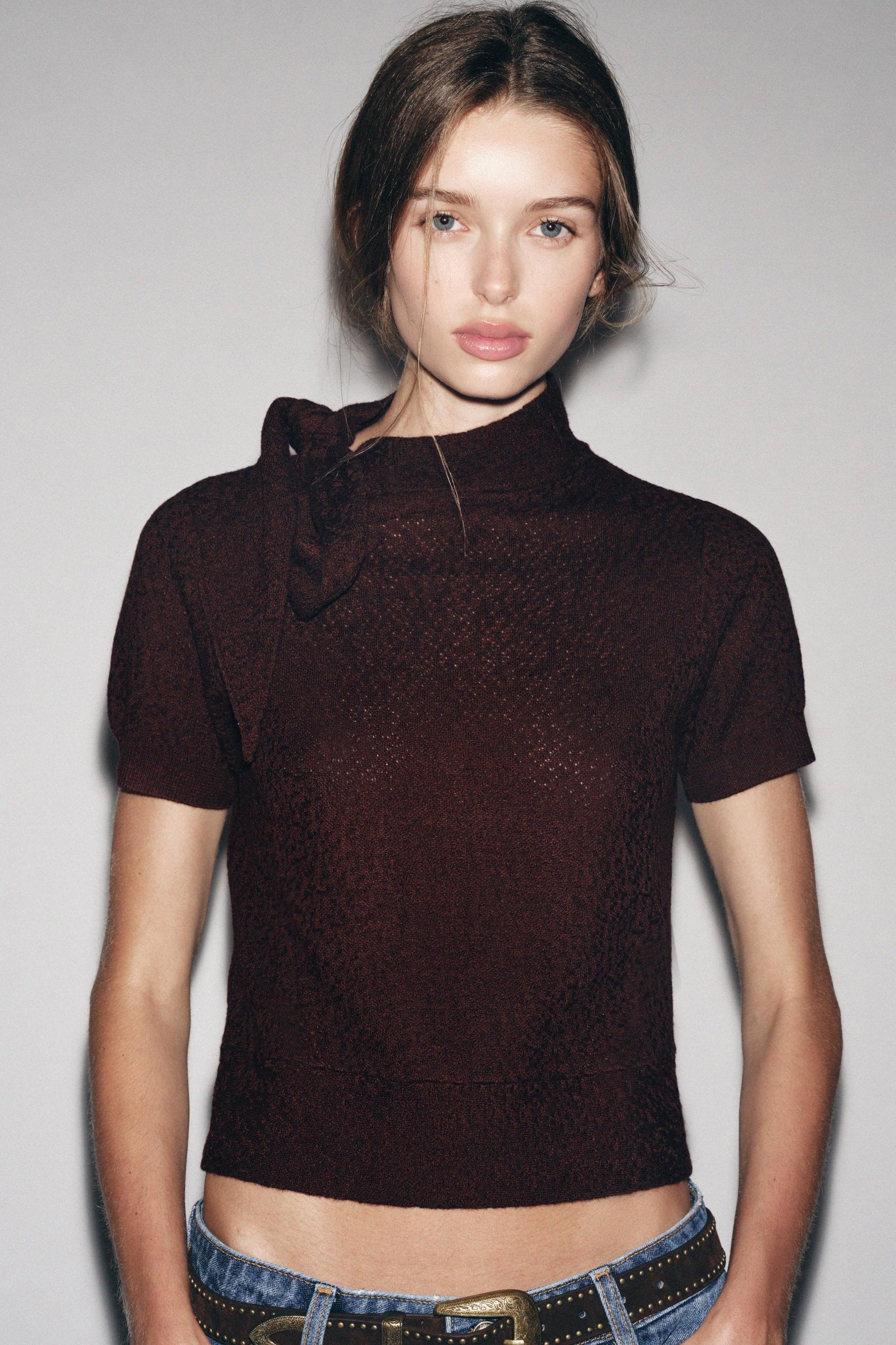 Knit jumper with tie