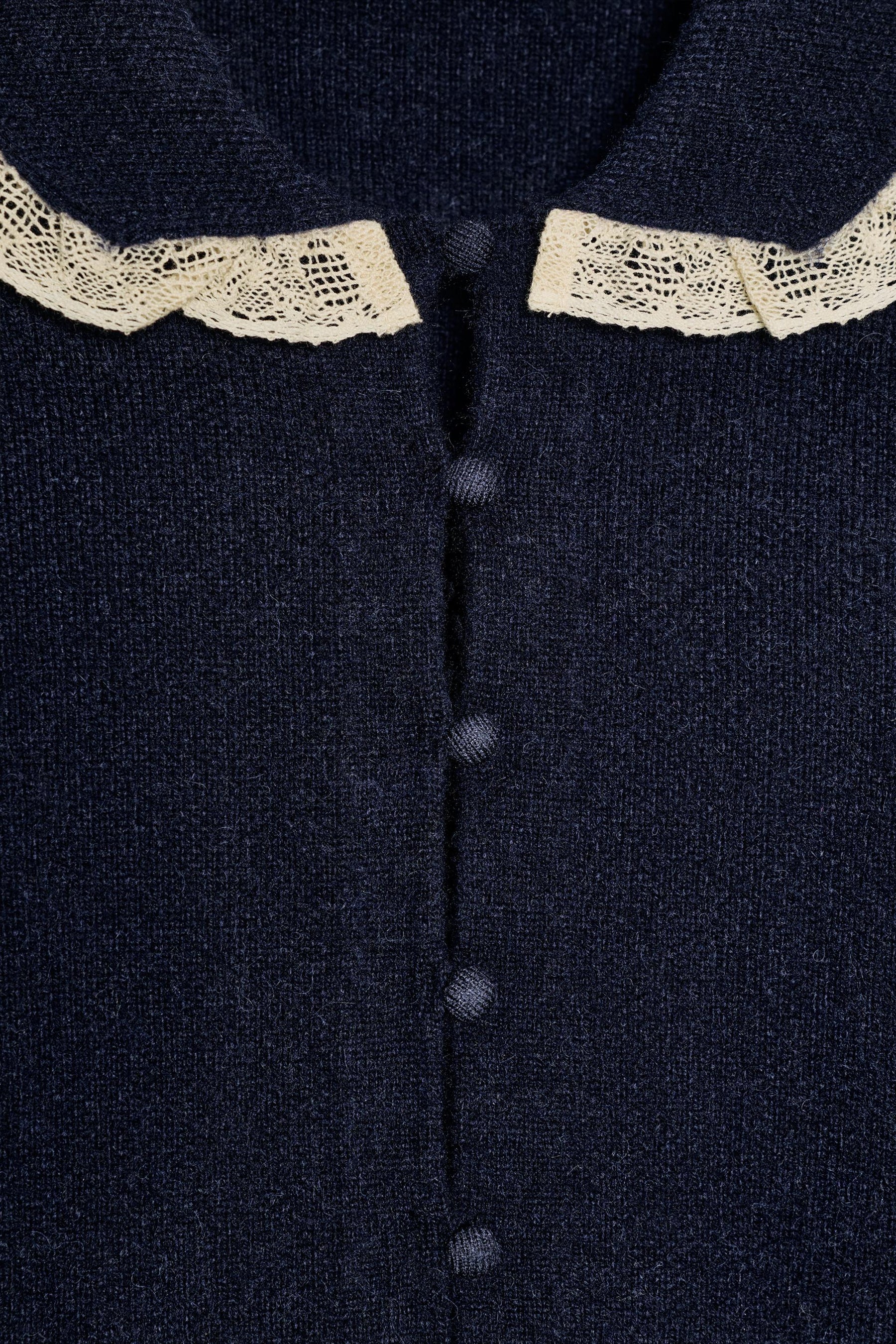 Cardigan mit Spitzenkragen