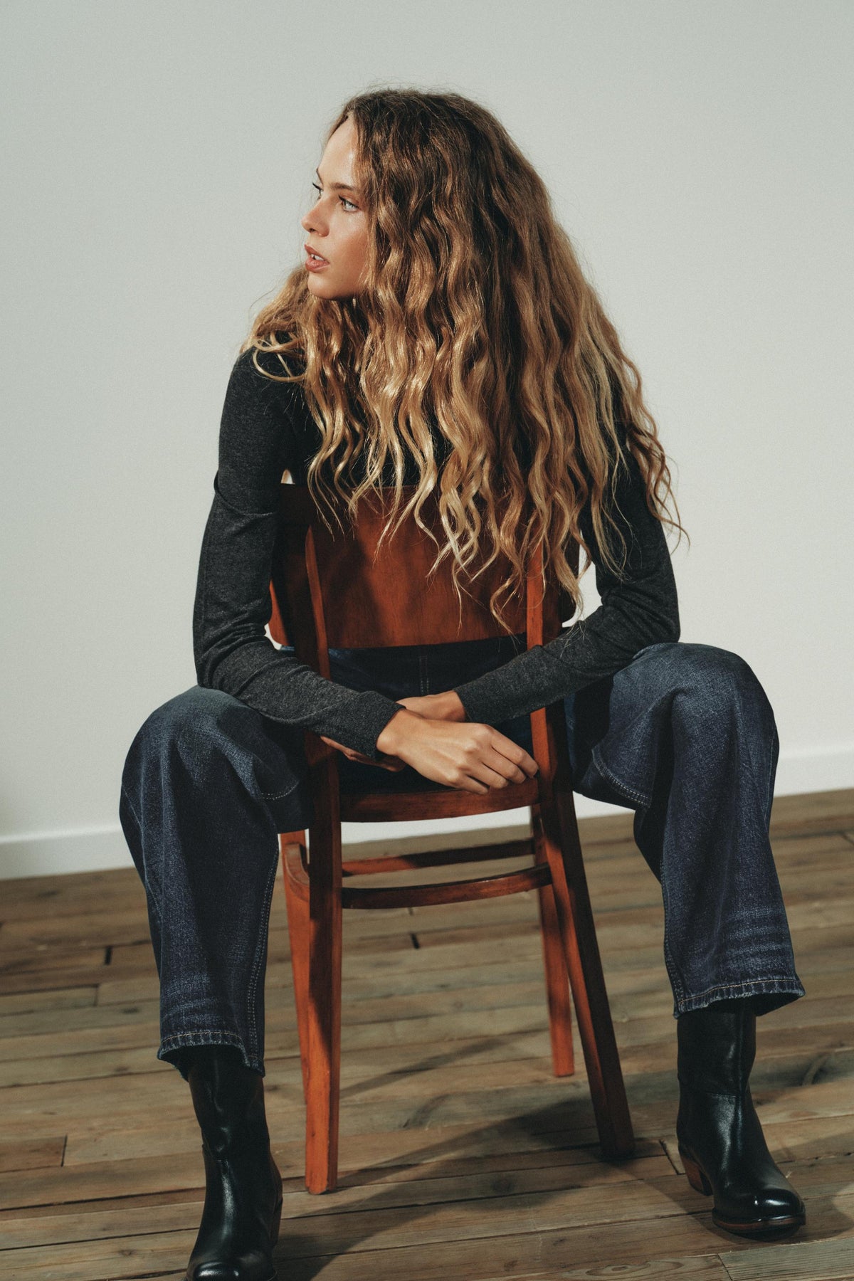 WOOL V-NECK SWEATER - Image 2