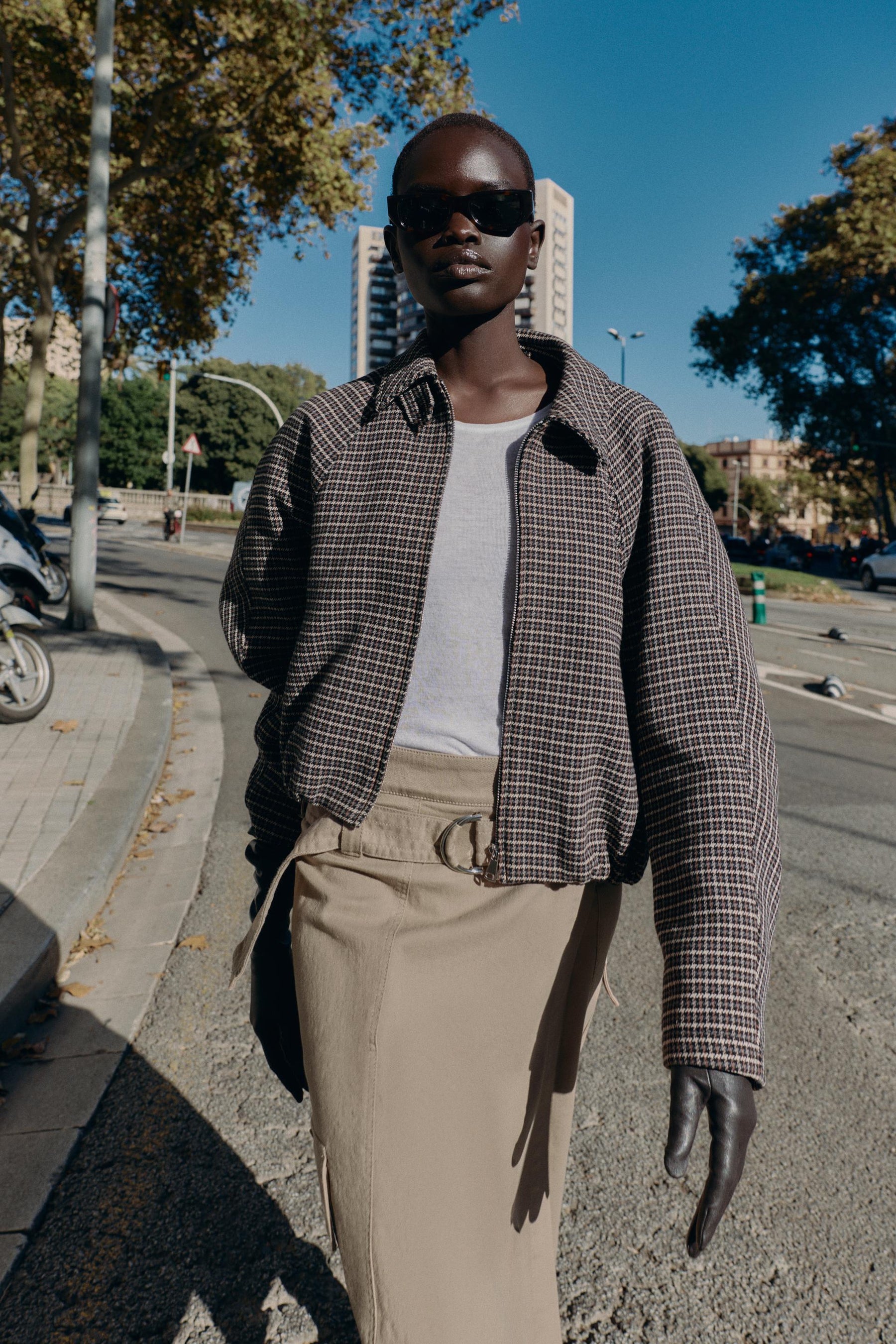 Gesteppte Bomberjacke im Hahnentrittmuster