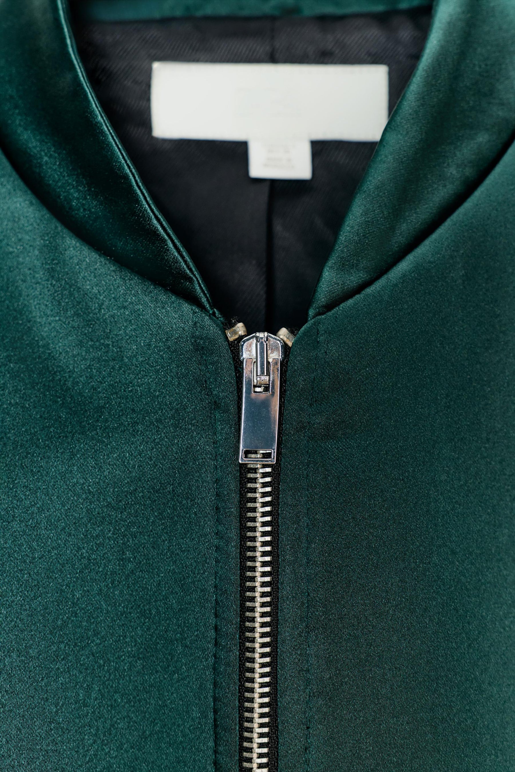 Bomberjacke aus Satin